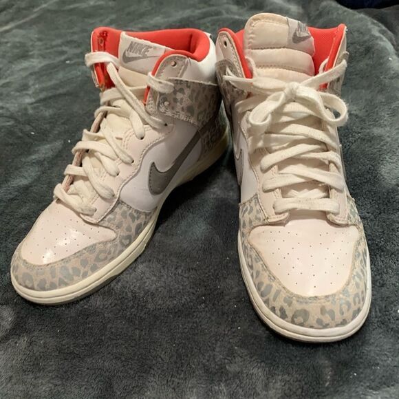 Nike Dunks / Cheetah Print with Orange Red Lining - Picture 1 of 4